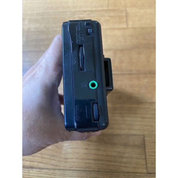 Sony Walkman WM-F2015 FM/AM Cassette Player Radio Parts Or Repair Not Tested - Picture 5 of 8